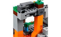 Конструктор LEGO Minecraft Пещера зомби (21141)