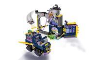 Конструктор Lego DC Super Hero Girls Секретный бункер Бэтгёрл (41237)